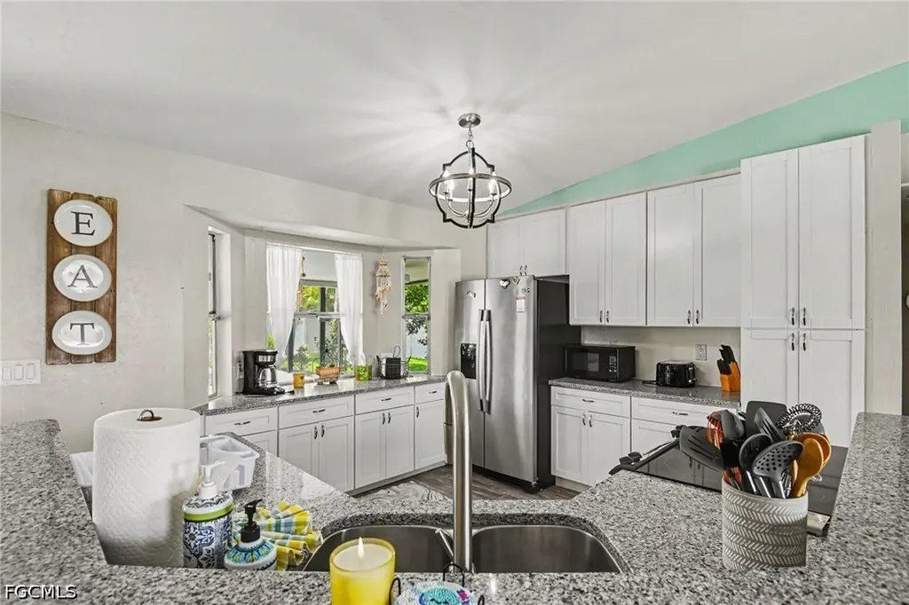419 NW 7th Terrace Cape Coral FL 33993