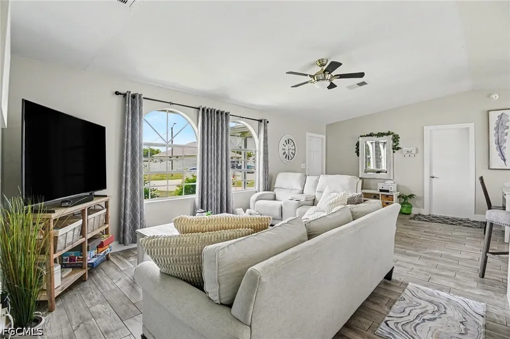 419 NW 7th Terrace Cape Coral FL 33993