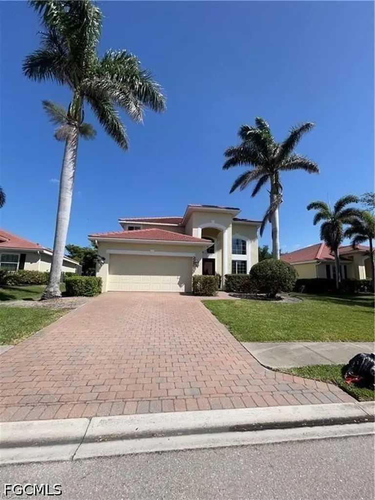 2427 Ashbury Circle Cape Coral FL 33991