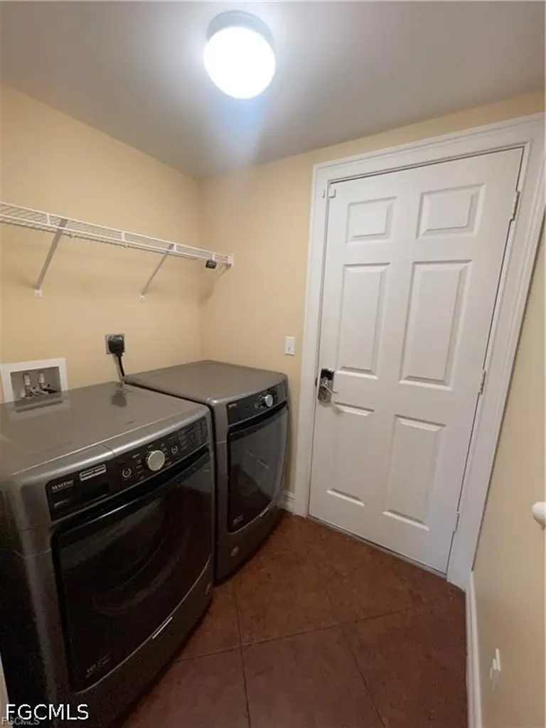 2427 Ashbury Circle Cape Coral FL 33991