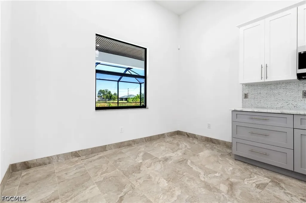 509 NE 5th Terrace Cape Coral FL 33909