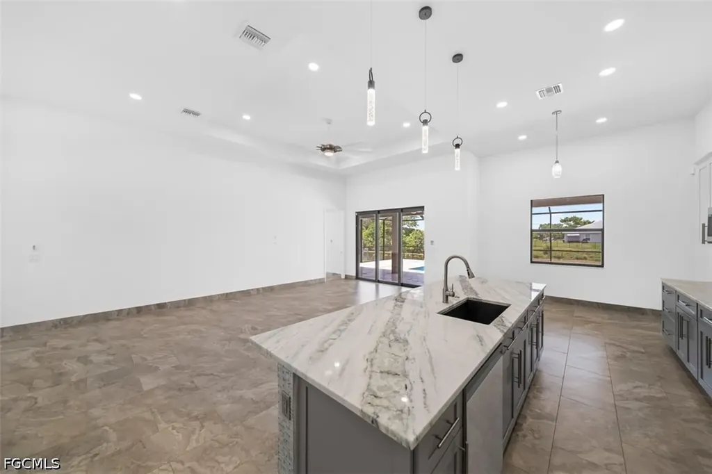 509 NE 5th Terrace Cape Coral FL 33909