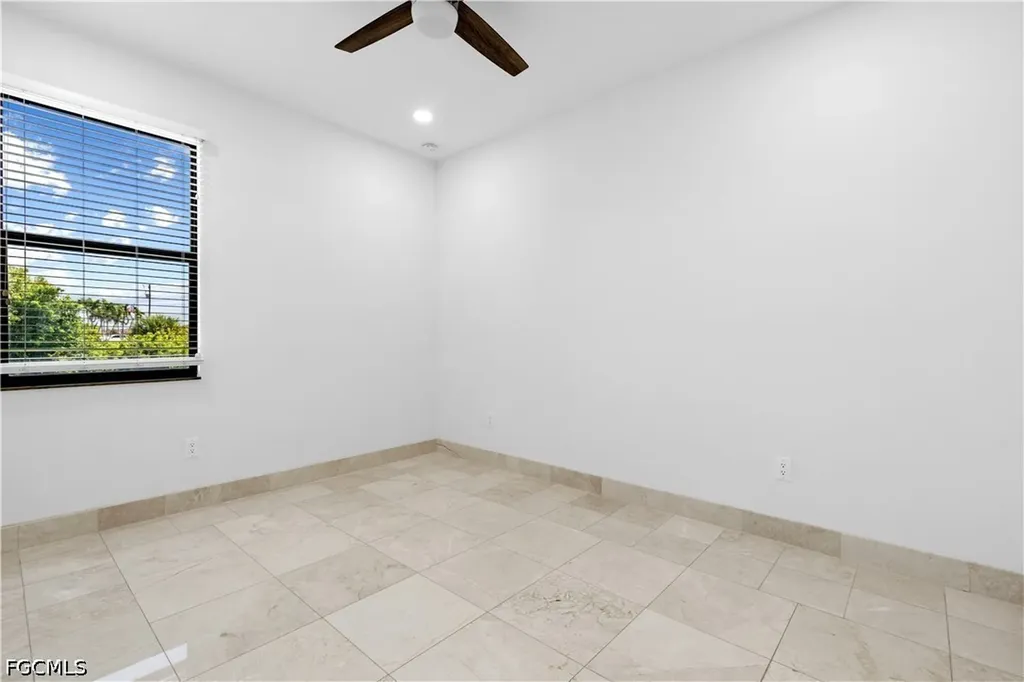 509 NE 5th Terrace Cape Coral FL 33909