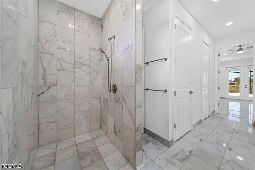 509 NE 5th Terrace Cape Coral FL 33909