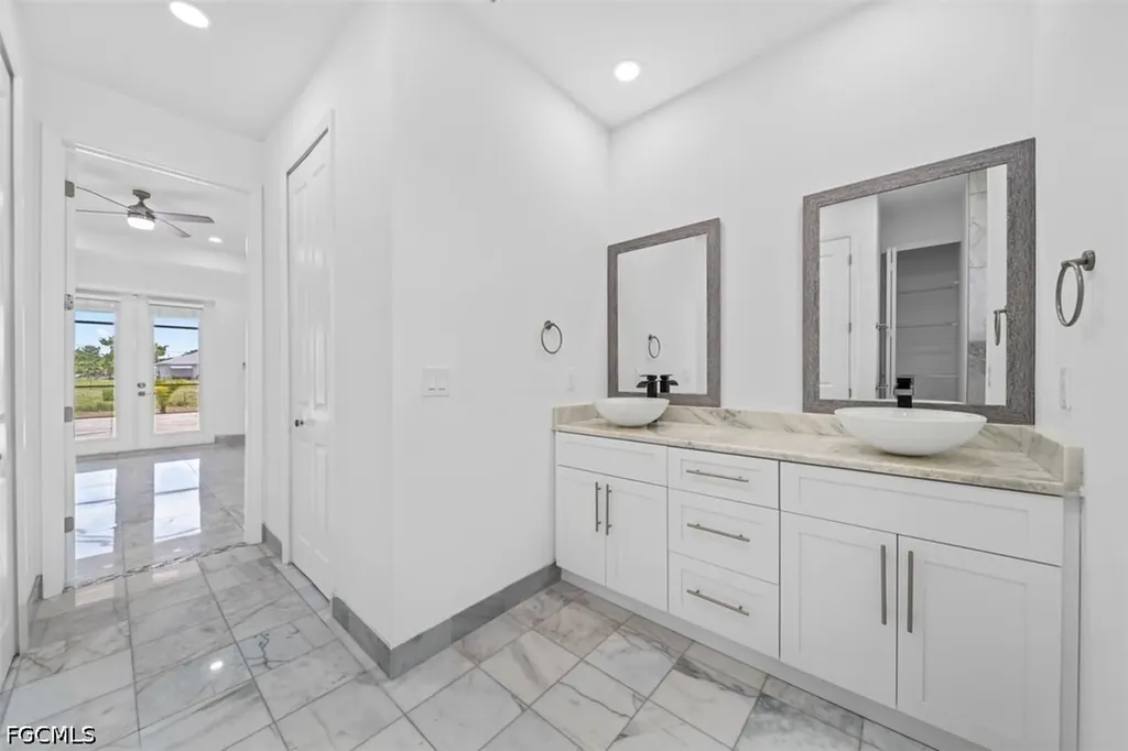 509 NE 5th Terrace Cape Coral FL 33909