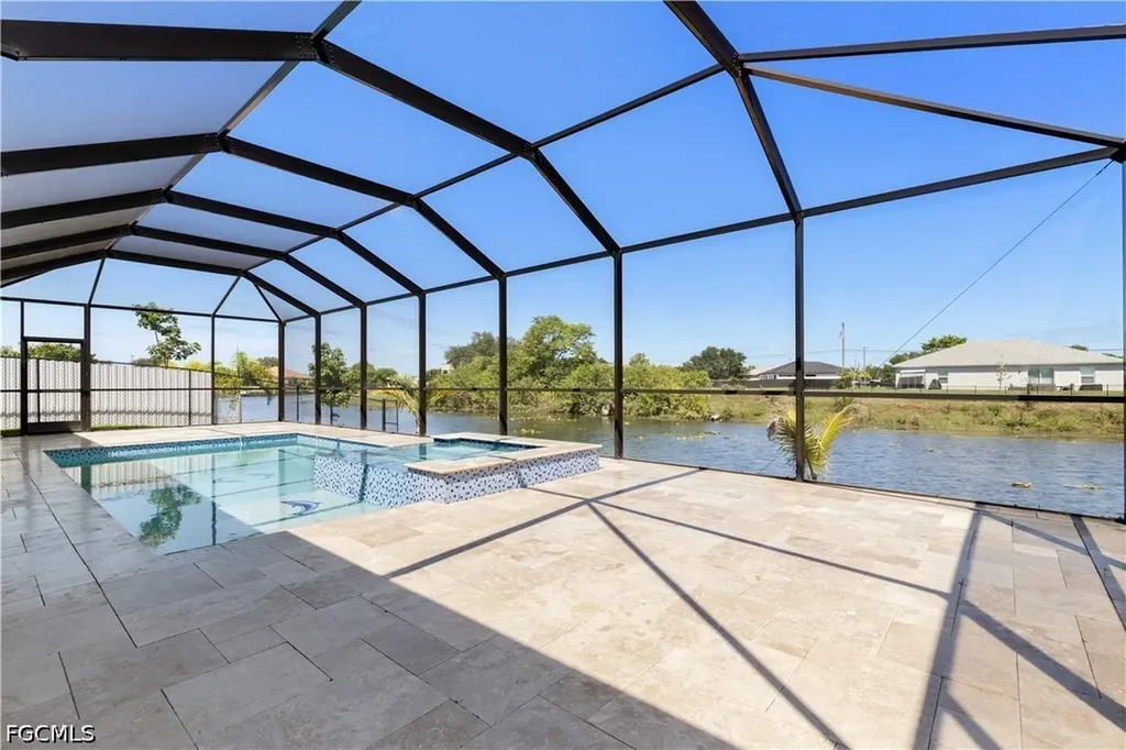 509 NE 5th Terrace Cape Coral FL 33909