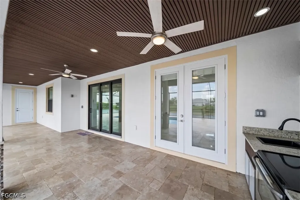 509 NE 5th Terrace Cape Coral FL 33909