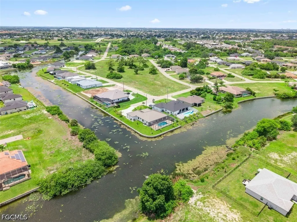 509 NE 5th Terrace Cape Coral FL 33909