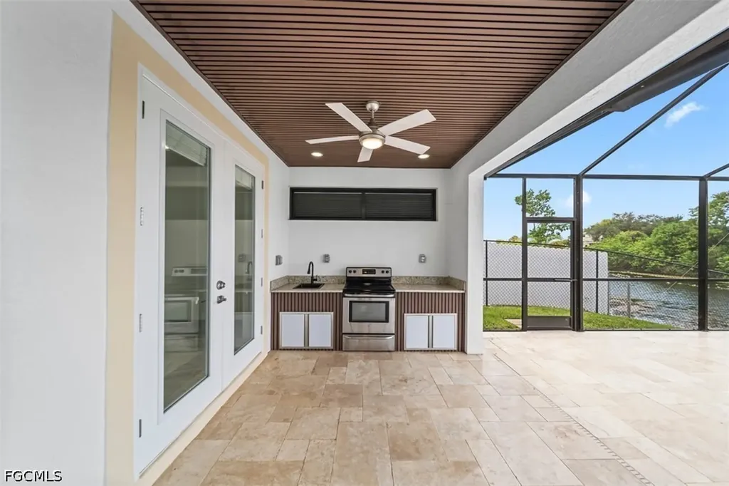 509 NE 5th Terrace Cape Coral FL 33909
