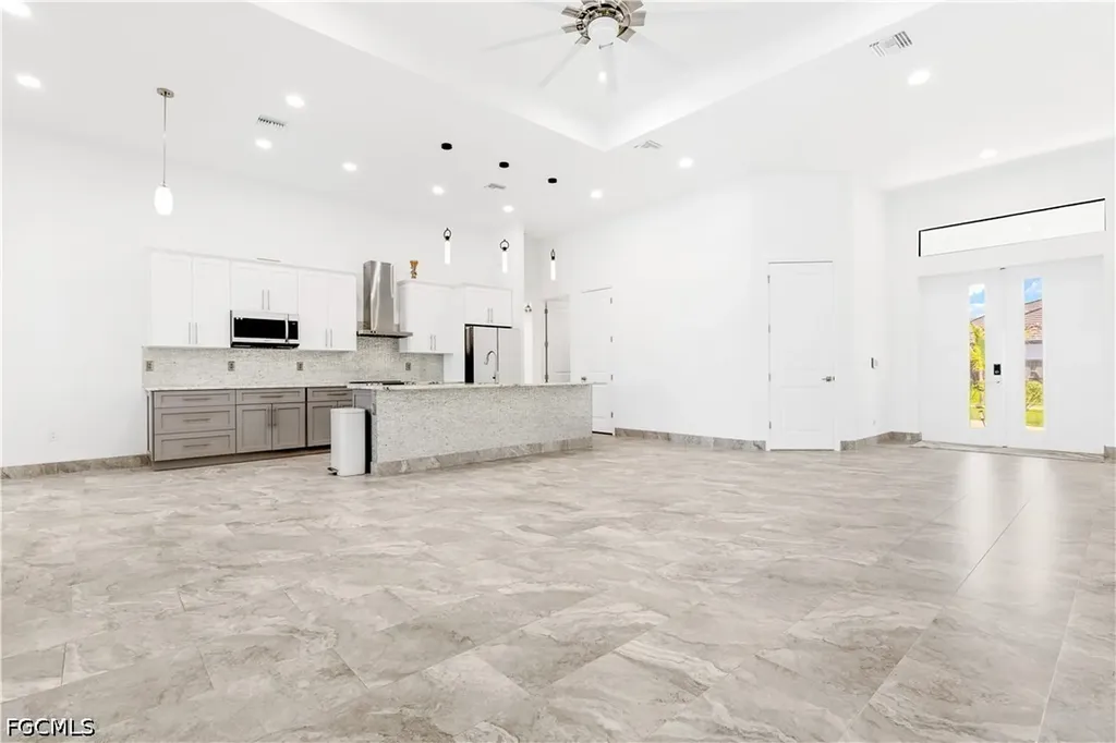 509 NE 5th Terrace Cape Coral FL 33909