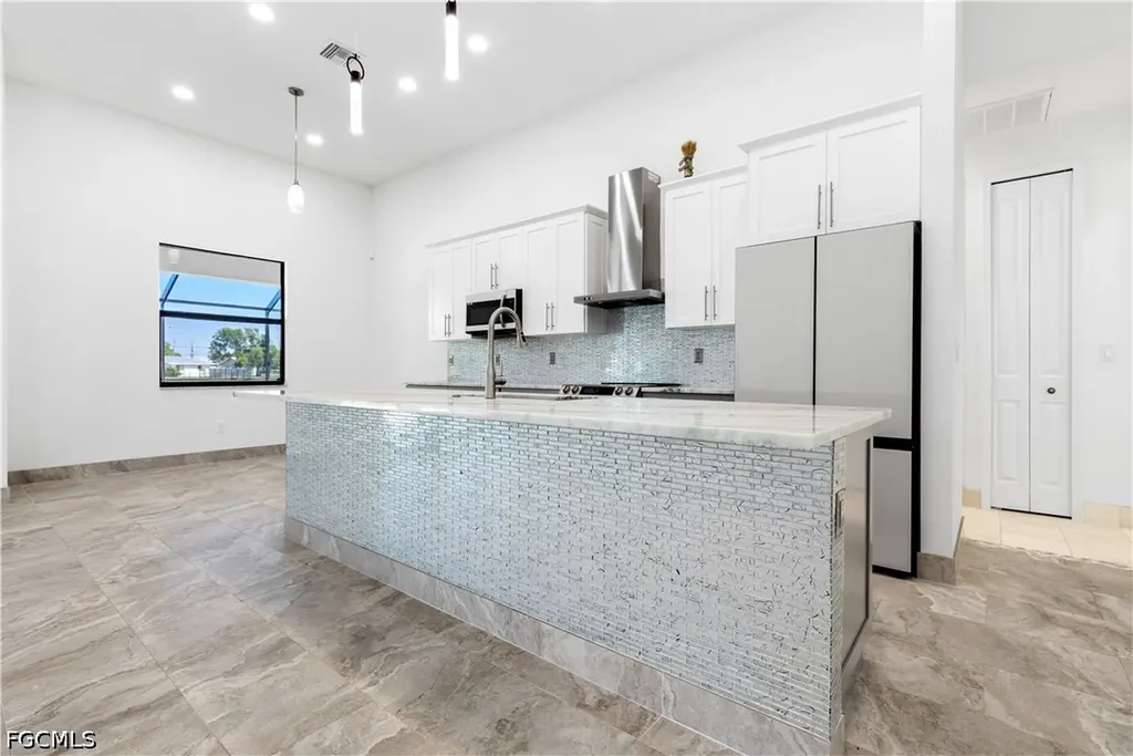 509 NE 5th Terrace Cape Coral FL 33909