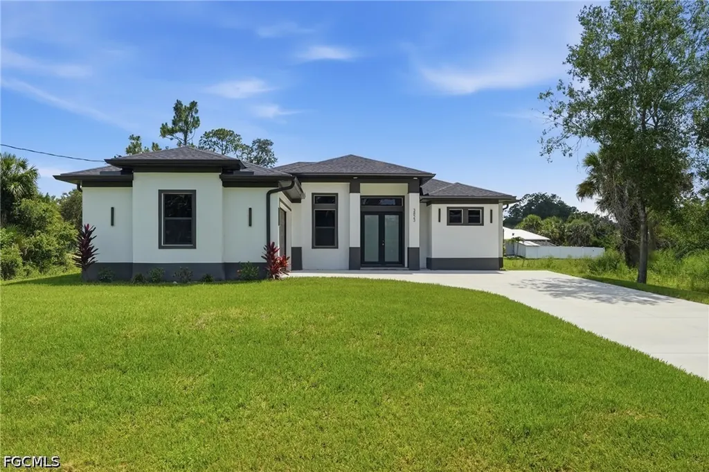 3823 Heyburn Street Fort Myers FL 33905
