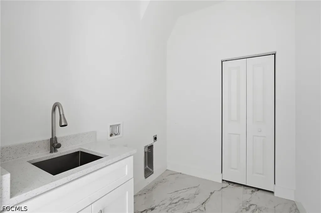 3823 Heyburn Street Fort Myers FL 33905