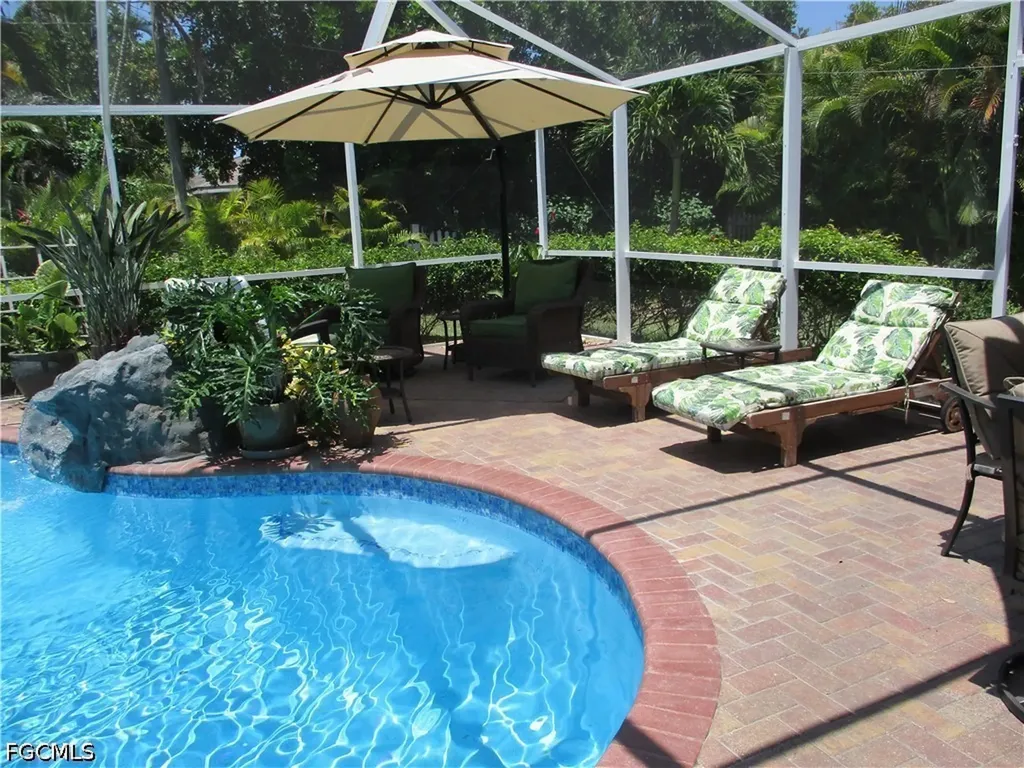 613 SE 2nd Terrace Cape Coral FL 33990