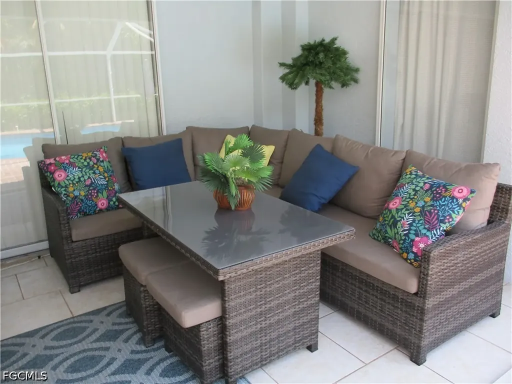 613 SE 2nd Terrace Cape Coral FL 33990