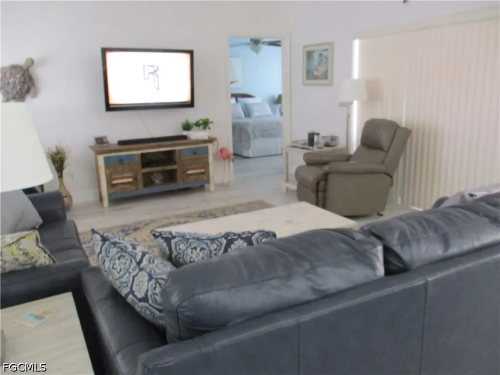 613 SE 2nd Terrace Cape Coral FL 33990