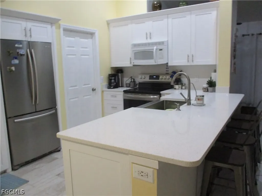 613 SE 2nd Terrace Cape Coral FL 33990