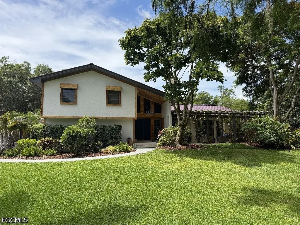 Naples FL, 6100 Dogwood Way