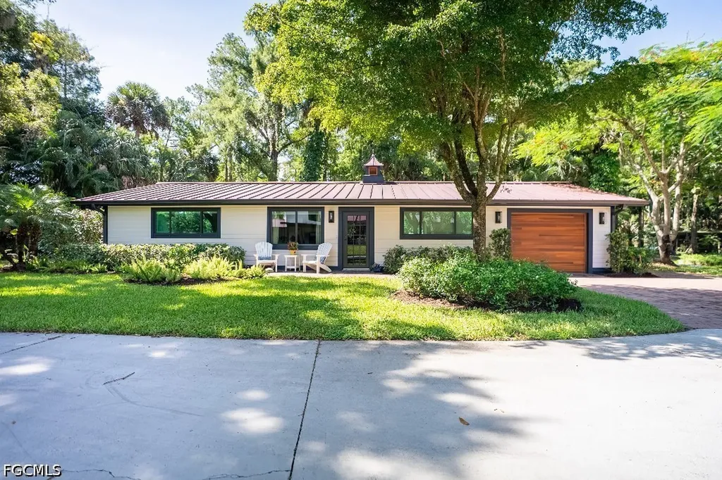 6100 Dogwood Way Naples FL 34116