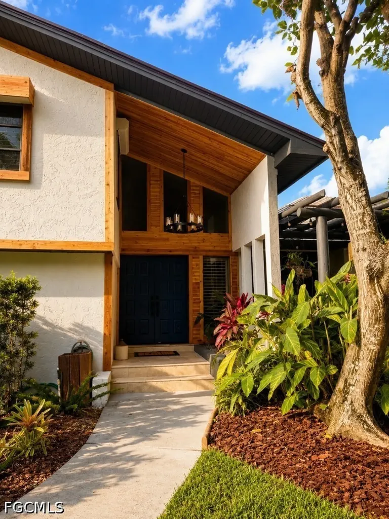 6100 Dogwood Way Naples FL 34116