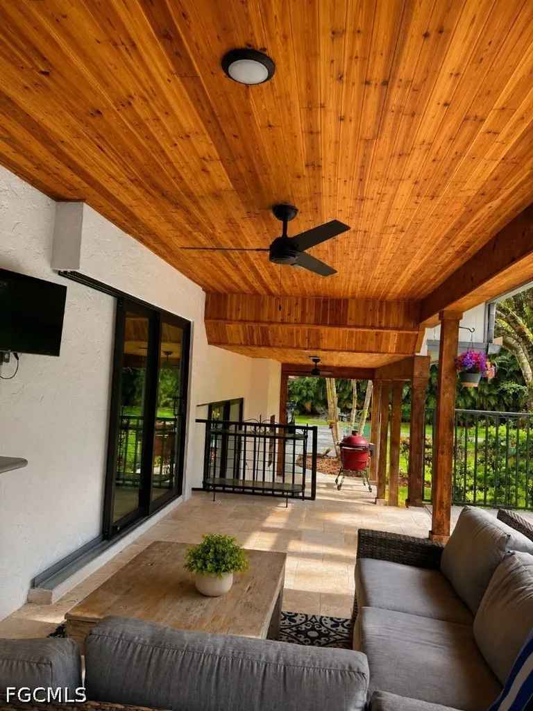 6100 Dogwood Way Naples FL 34116