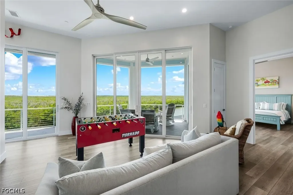5826 Shell Cove Drive Cape Coral FL 33914