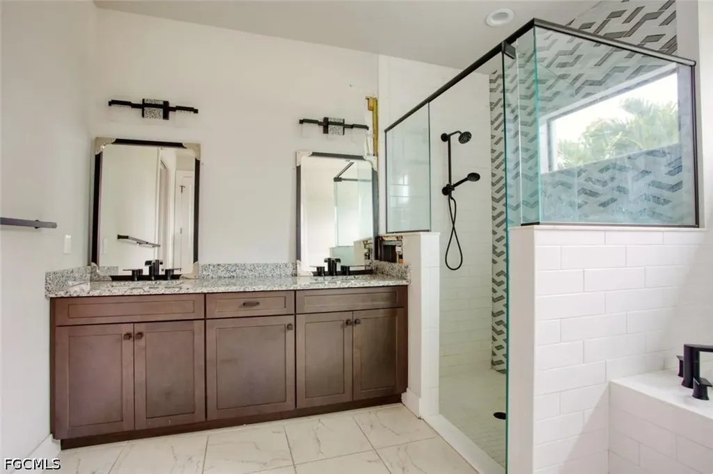 1521 SW 43rd Lane Cape Coral FL 33914