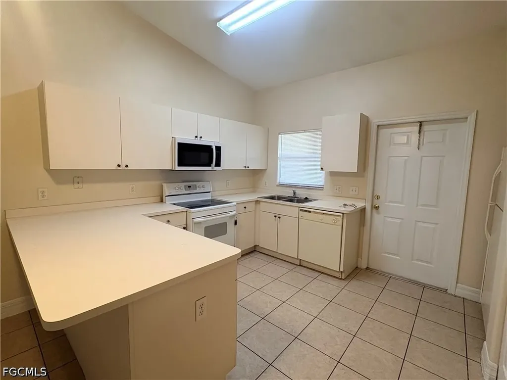 1713 SW 33rd Terrace Cape Coral FL 33914