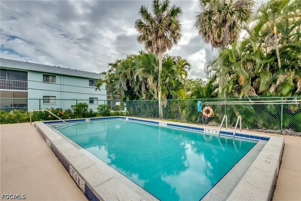 Cape Coral FL, 4904 Vincennes Court, Unit 108