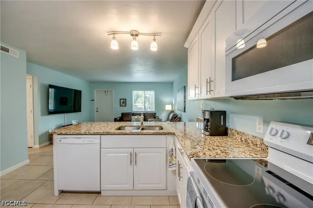 4904 Vincennes Court Cape Coral FL 33904