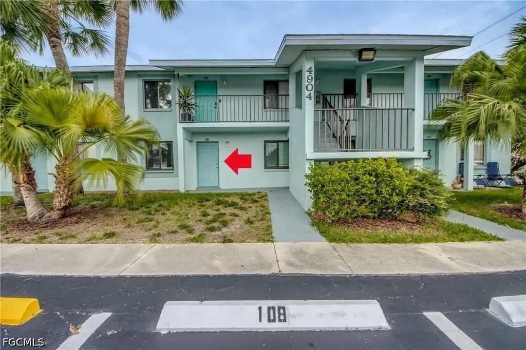 4904 Vincennes Court Cape Coral FL 33904