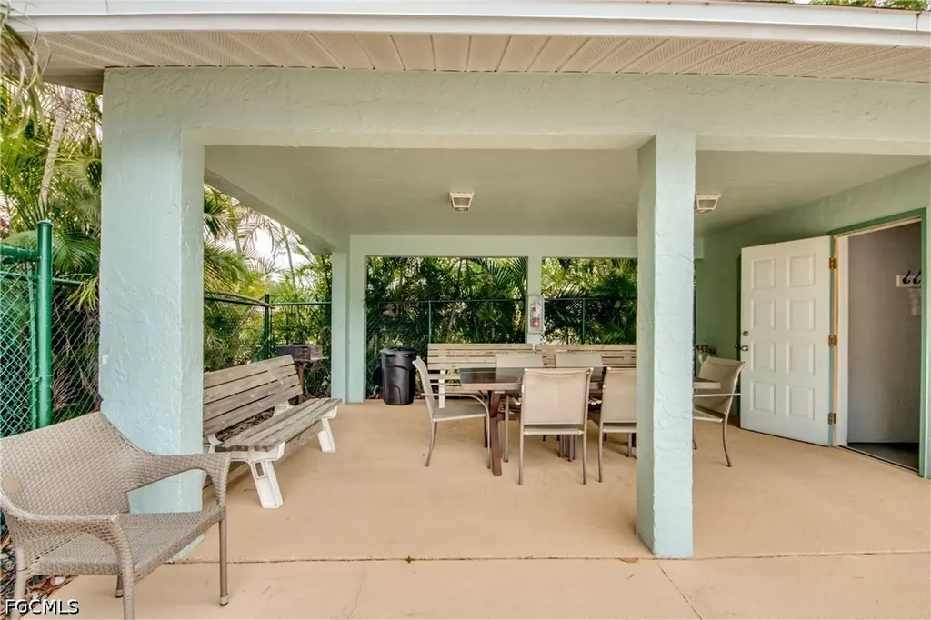 4904 Vincennes Court Cape Coral FL 33904