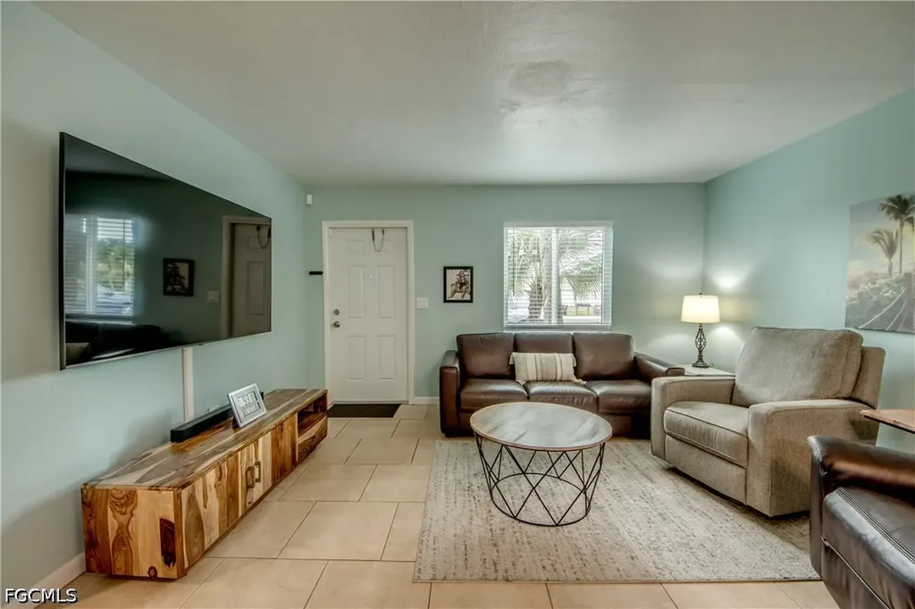 4904 Vincennes Court Cape Coral FL 33904