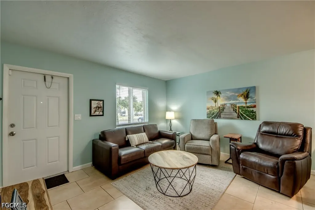 4904 Vincennes Court Cape Coral FL 33904