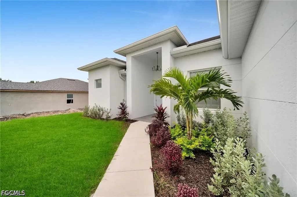 438 Poplar Street Lehigh Acres FL 33974