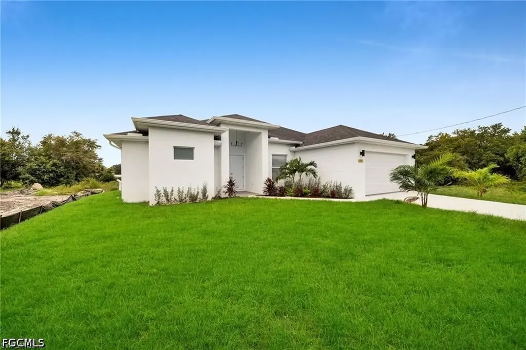 438 Poplar Street Lehigh Acres FL 33974