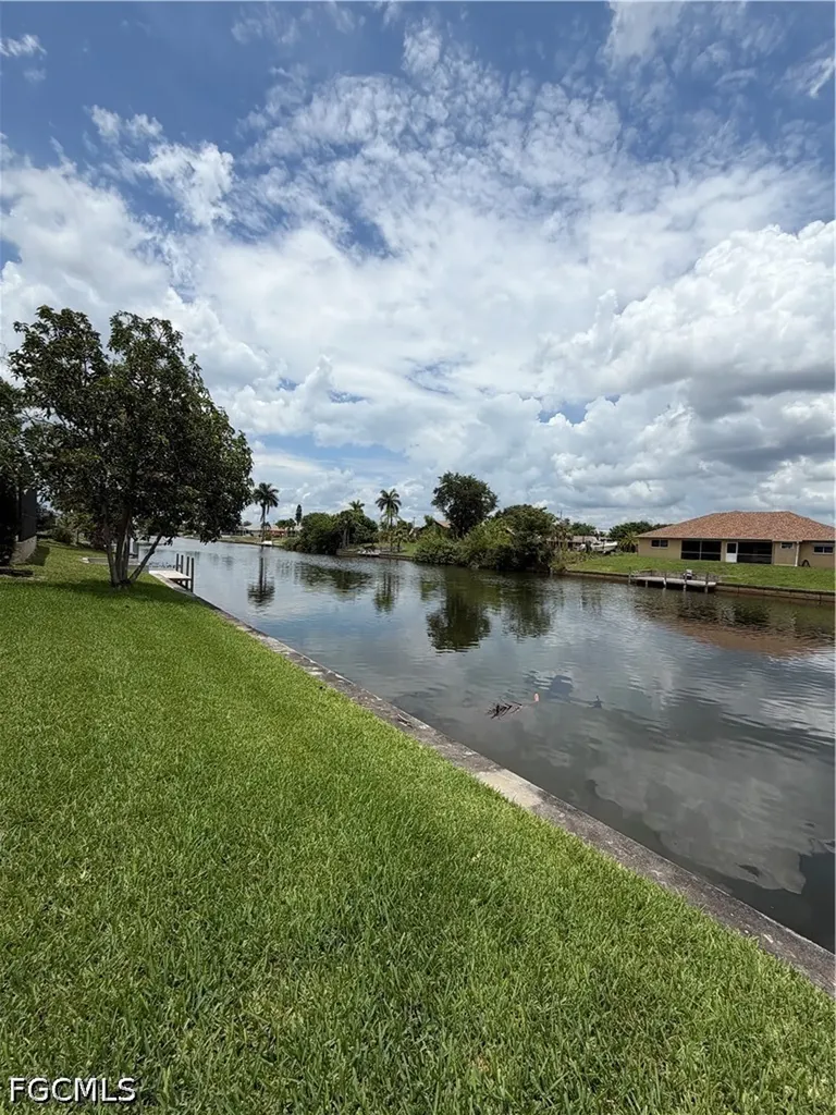 315 SE 20th Court Cape Coral FL 33990