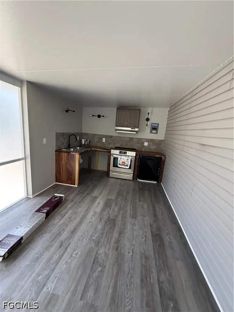 8165 Heck Drive North Fort Myers FL 33917