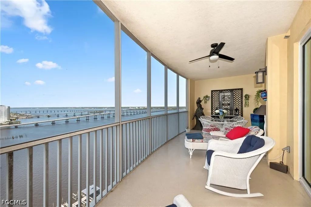 2743 1st Street Fort Myers FL 33916