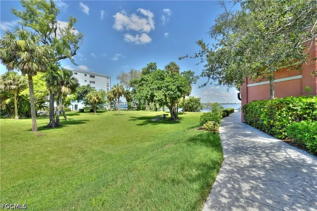 2743 1st Street Fort Myers FL 33916