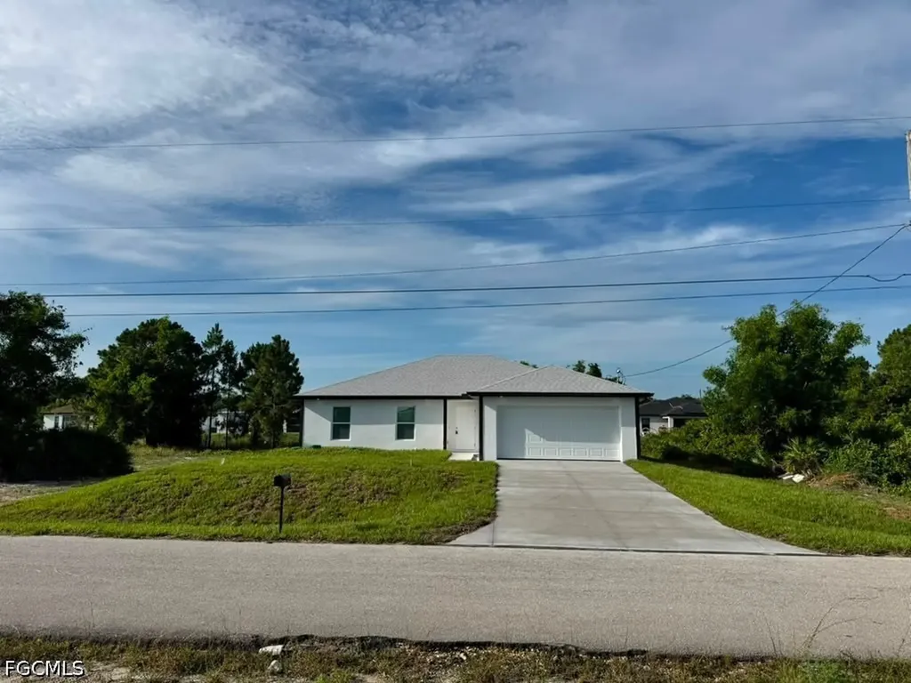 3707 32nd Street SW Lehigh Acres FL 33976