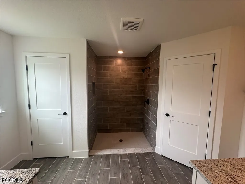 302 SE 1st Terrace Cape Coral FL 33990