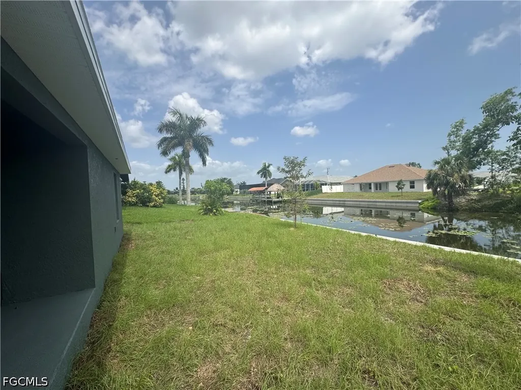 302 SE 1st Terrace Cape Coral FL 33990