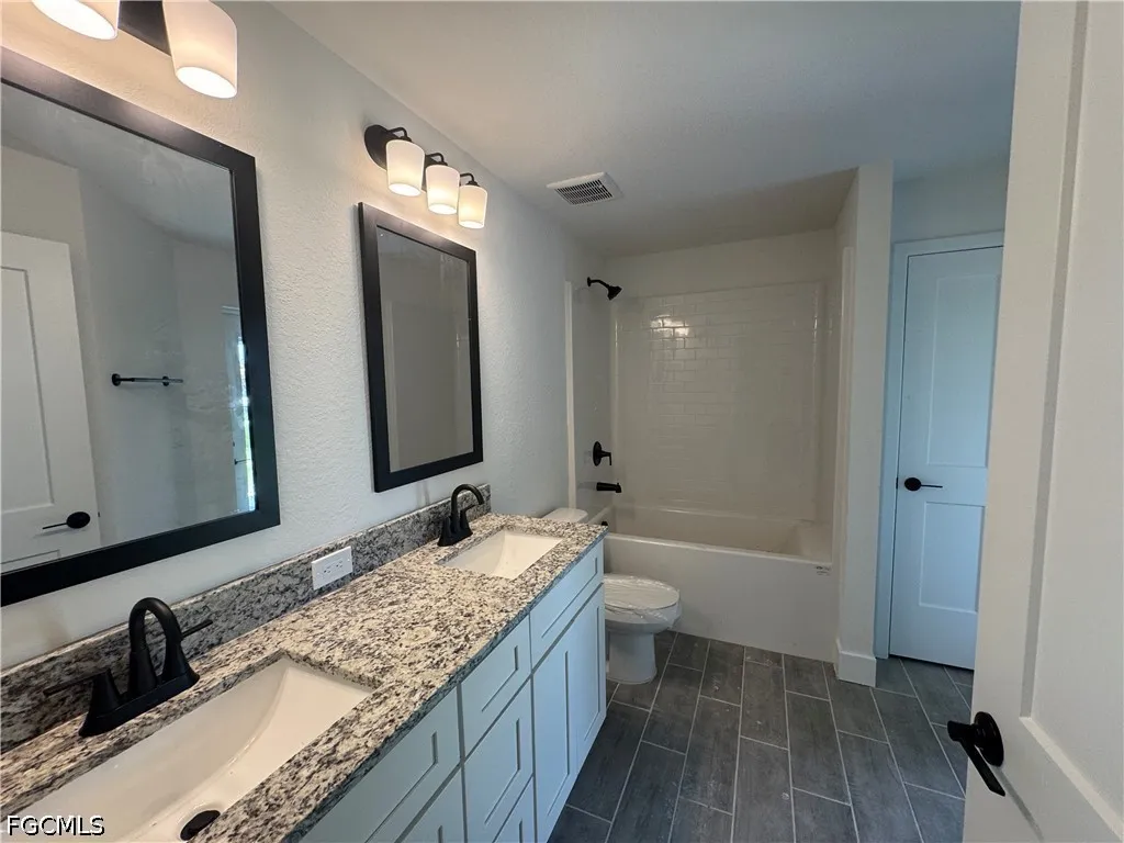 302 SE 1st Terrace Cape Coral FL 33990