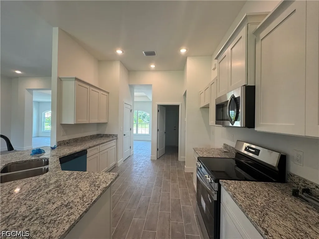 302 SE 1st Terrace Cape Coral FL 33990