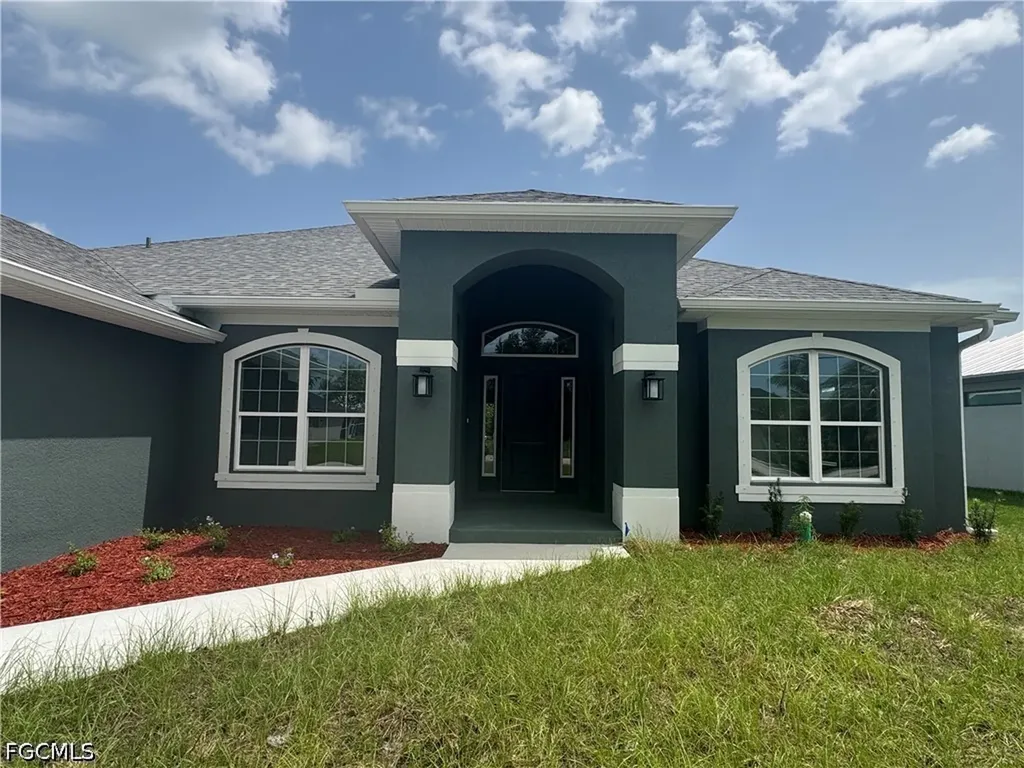 302 SE 1st Terrace Cape Coral FL 33990