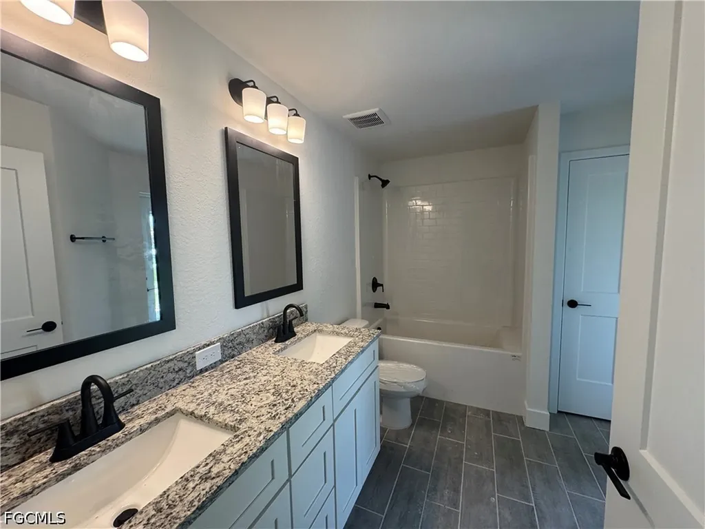 302 SE 1st Terrace Cape Coral FL 33990