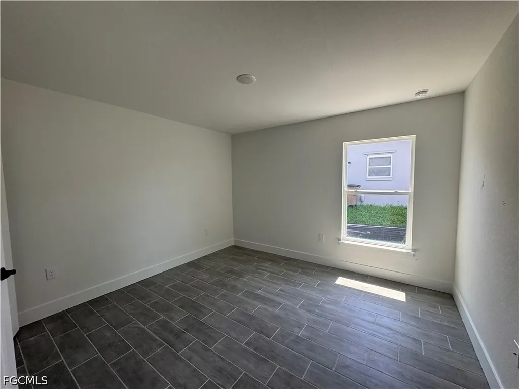 302 SE 1st Terrace Cape Coral FL 33990