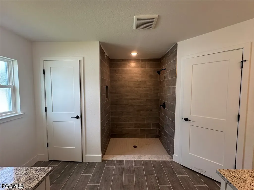 302 SE 1st Terrace Cape Coral FL 33990