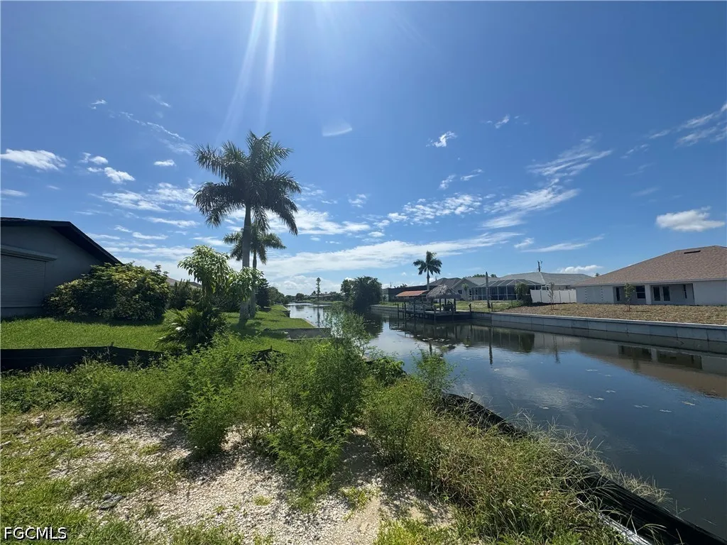 302 SE 1st Terrace Cape Coral FL 33990
